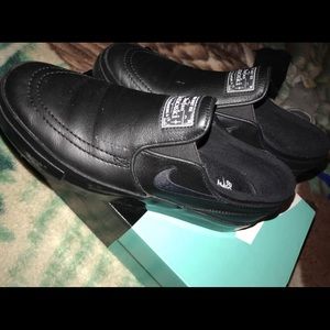 Nike black leather janoski.